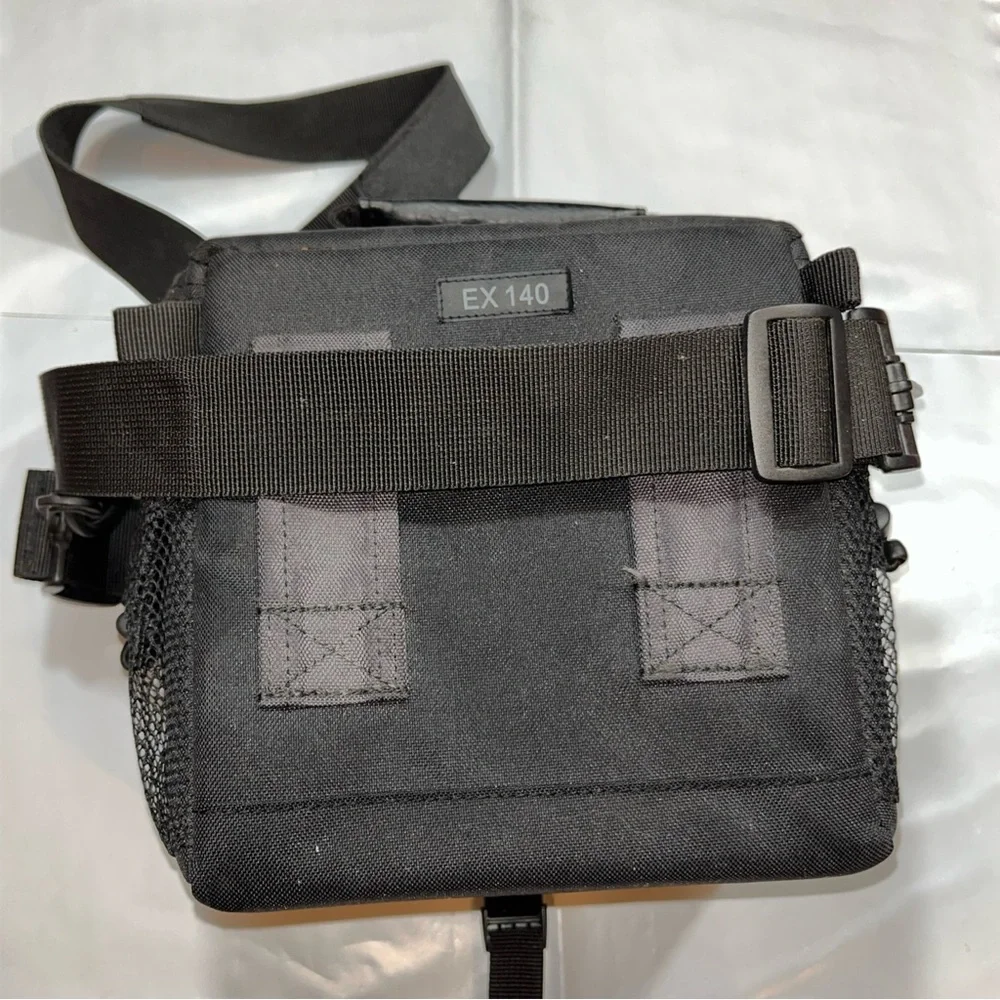 Lowepro EX 140 Black nylon Canvas Camera Soft Bag Shoulder Strap carry case 8x7”